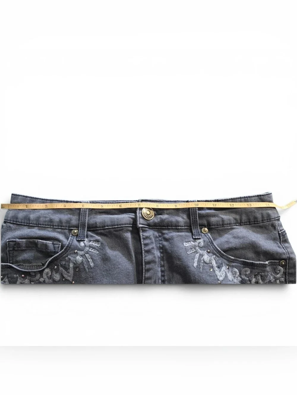 Gloria Vanderbilt Size 8 Navy Embroidered Rhinestone Bermuda Shorts 10”